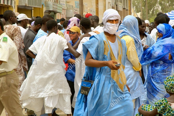 a-street-market-in-nouakchott-mauritania-K2HPB0